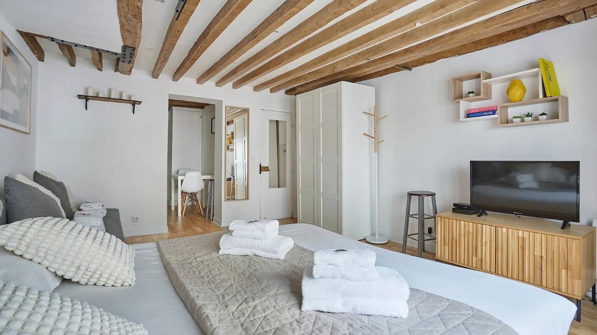 Charming Apartment Center Of Paris By Studio Prestige France